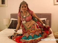 Gujarati Indian College Babe Jasmine Mathur Garba Dance